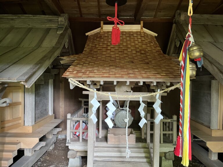 宮古市区界山祇神社の柿葺き修復が完了しました！